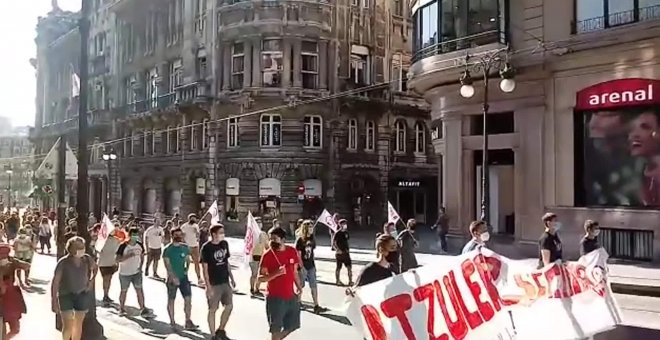 Trabajadores de la enseñanza no universitaria vasca piden seguridad en la vuelta a las aulas