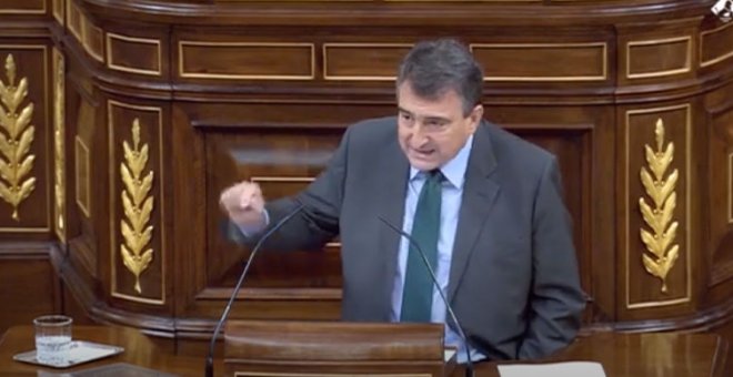 Otro brutal repaso de Aitor Esteban a Vox: "¡Qué carajo van a defender ustedes el sistema constitucional!"