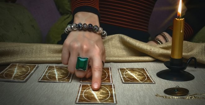 Silvia Santolaria atiendo personalmente el tarot sin gabinete real