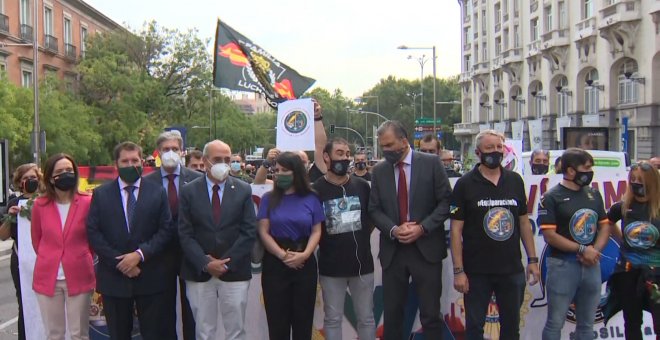 Jusapol protesta con ataúdes en el Congreso por los suicidios de policías