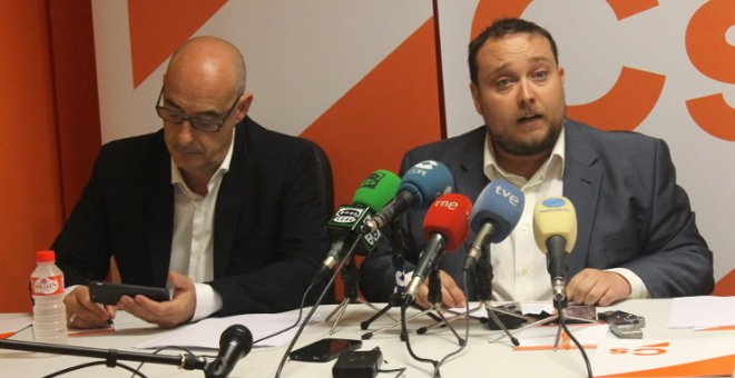 Los 'errores' en los currículums pierden a Cs