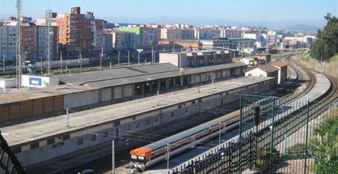 Profesionales y colectivos sociales proponen alternativas al proyecto de integración ferroviaria de Adif
