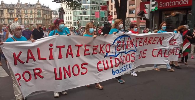 Pensionistas reclaman en Bilbao un "modelo de prevención" que evite contagios