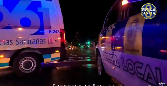 Muere un motorista de 31 años en Sevilla al chocar con una señal de tráfico