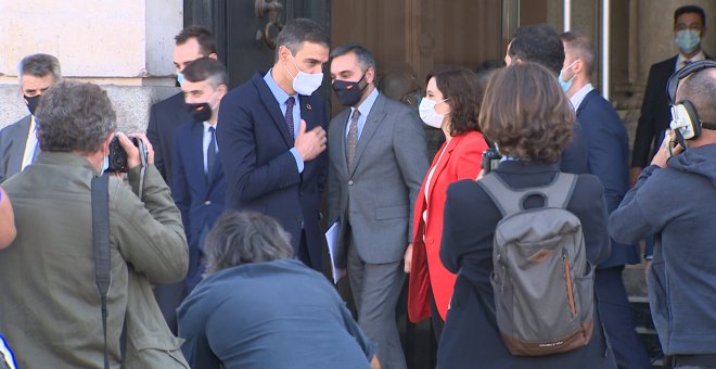 Sánchez y Ayuso se despiden tras su reunión en Sol