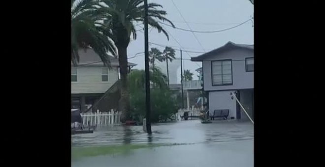 La tormenta Beta provoca inundaciones en Texas