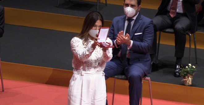 Raquel Revuelta recibe la Medalla de Sevilla