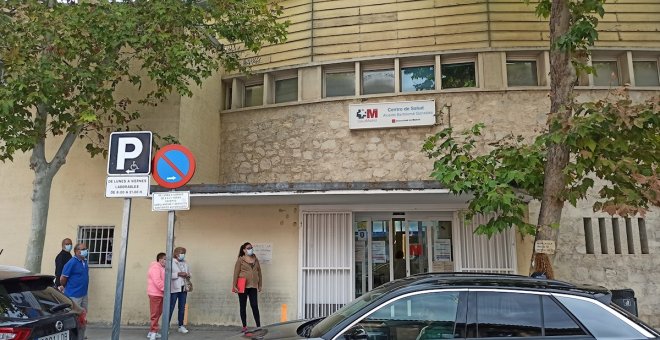 Los centros de salud de Madrid llevan más de un año sin material para realizar curas