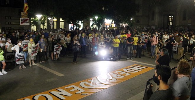 Centenars de persones es concentren a Sabadell per demanar l'absolució dels encausats en l'Operació Judes