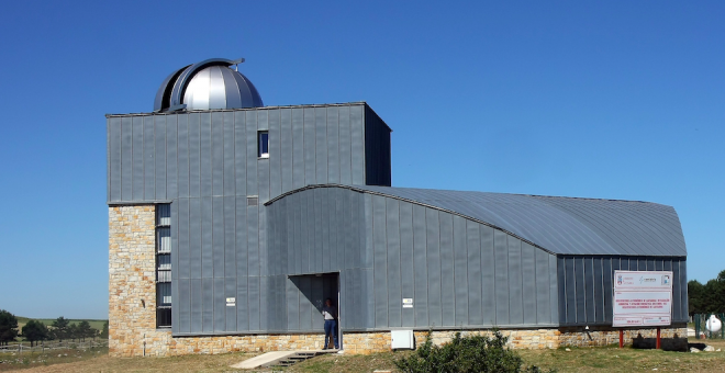 El Observatorio Astronómico cierra la temporada con una observación de la Luna