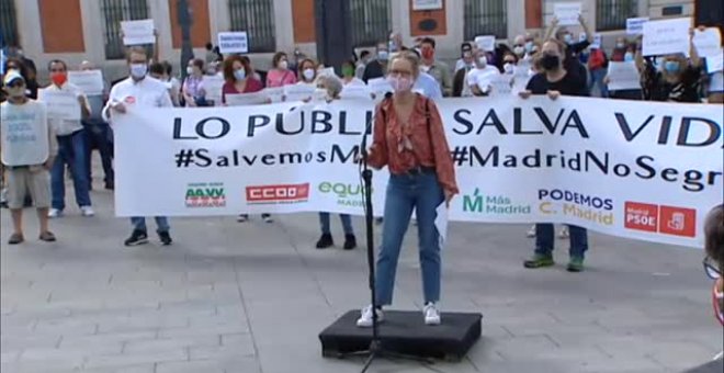 Vecinos se solidarizan con los barrios del sur de Madrid en una protesta ante la Puerta del Sol