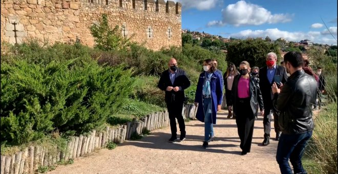 Reyes Maroto, durante su visita al Castillo de los Mendoza