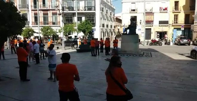 Hosteleros se concentran en Badajoz por restricciones en el sector