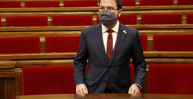 El Govern remarca que després de la inhabilitació "no hi ha president" a Catalunya i l'oposició carrega contra Torra