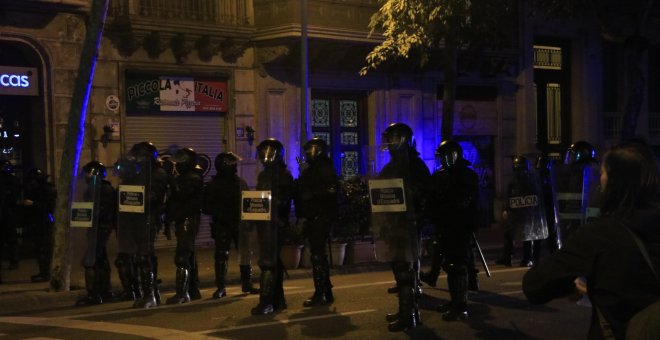La Policia Nacional condecora 17 Mossos d'Esquadra arran de la col·laboració en les protestes post-sentència
