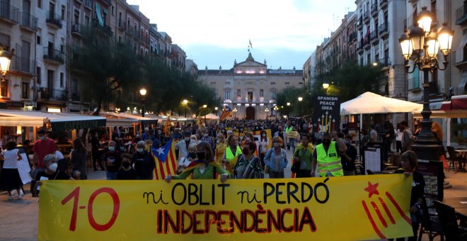 Els CDR mobilitzen milers de persones arreu de Catalunya per commemorar l'1 d'octubre