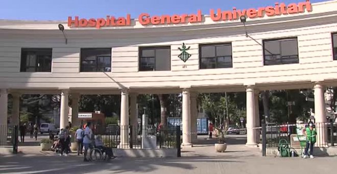 El Hospital General de Valencia prohíbe el uso de mascarillas de tela en sus instalaciones