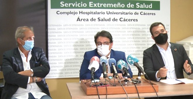 EL consejero extremeño de Sanidad y el alcalde de Cáceres, en rueda de prensa