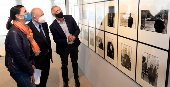 La muestra 'Silencio y Mirada' reúne en Santander cien fotografías para estimular la "mirada pandémica"