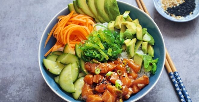 Pato confinado - Receta de poke bowl: la ensalada hawaiana de moda