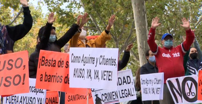 Colectivos ciudadanos defienden la Sanidad Pública y exigen la dimisión de Ayuso