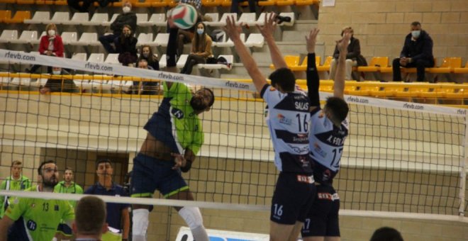 El Voley Textil Santanderina cae en el primer partido de liga en tierras sorianas