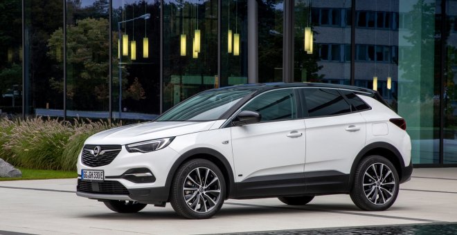 El Opel Grandland X híbrido enchufable está en oferta por 229 ?/mes, ¿es buena compra?