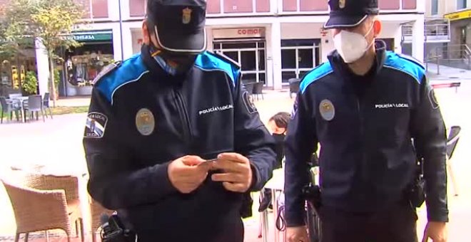 Patrullas de la Policía Local de Ourense para evitar las reuniones de personas no convivientes