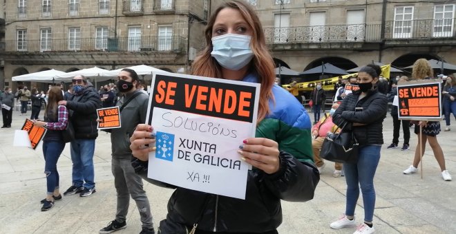 Hosteleros protestan en la Plaza Mayor de Ourense