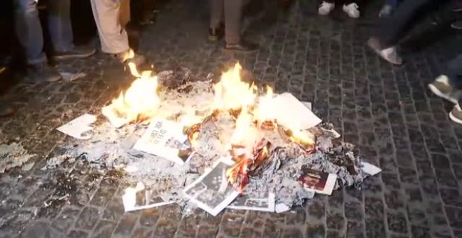 Independentistas queman fotos del rey en Barcelona