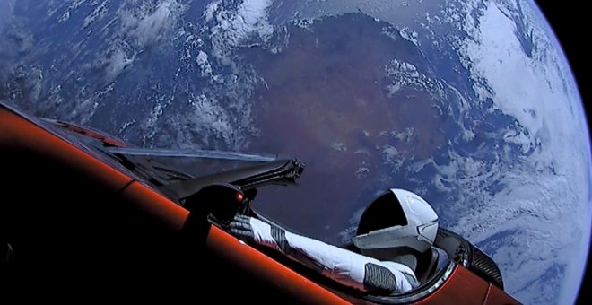 Space X: el Tesla Roadster enviado al espacio llega a Marte