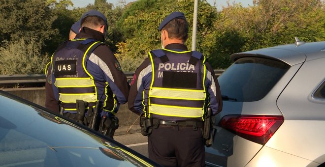 Controles policiales en la Carretera de Castilla en Madrid