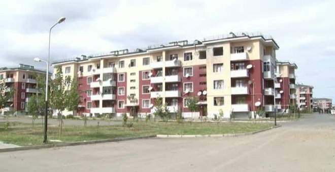 Vecinos de la ciudad azerbaiyana de Terter aprovechan la débil tregua para volver a sus casas