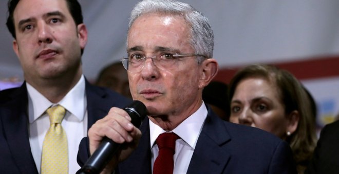 Una jueza colombiana ordena la libertad del expresidente Álvaro Uribe