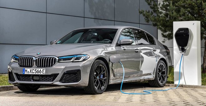 BMW llama a revisión a 27.600 híbridos enchufables por riesgo de incendio