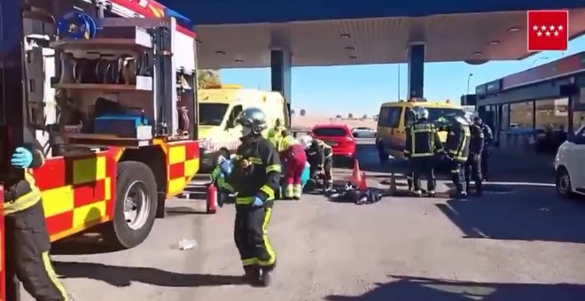 Muere un hombre arrollado por un coche mientras trabajaba en un arqueta de una gasolinera