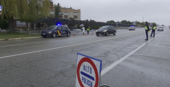 Control policial en Aranda de Duero, confinada por el covid-19