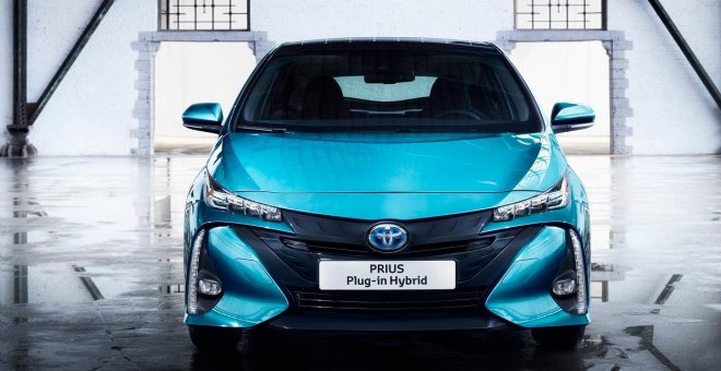 Nuevo Toyota Prius Plug-In, el híbrido más popular es ahora un híbrido enchufable