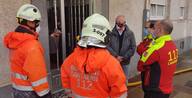 El 112 ha realizado achiques de agua de bajos en la avenida Naval por la crecida del Híjar