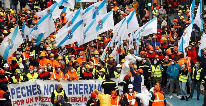 Miles de personas piden en Lugo la intervención de la planta de Alcoa