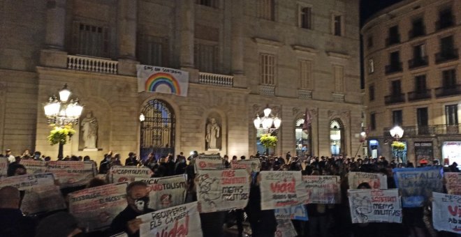 Les protestes contra el toc de queda acaben amb aldarulls a Barcelona