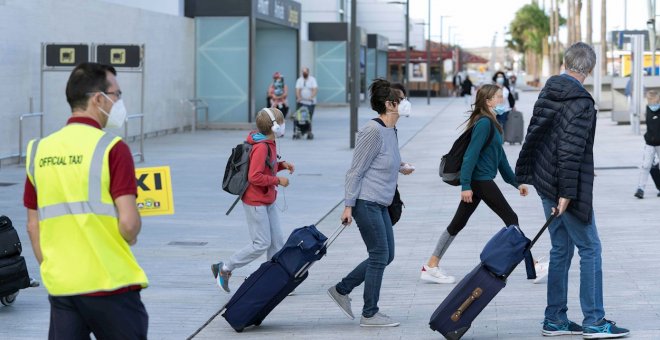 España exigirá a los viajeros procedentes de países de riesgo una PCR negativa