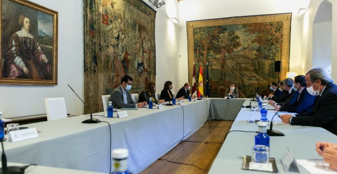 Castilla-La Mancha plantea su cierre perimetral durante 14 días y retrasar una hora el toque de queda