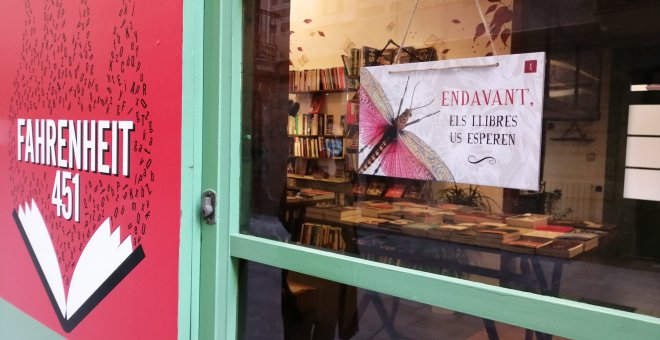 Farenheit 451: petites editorials, esperit crític i caliu a la nova llibreria de la Barceloneta