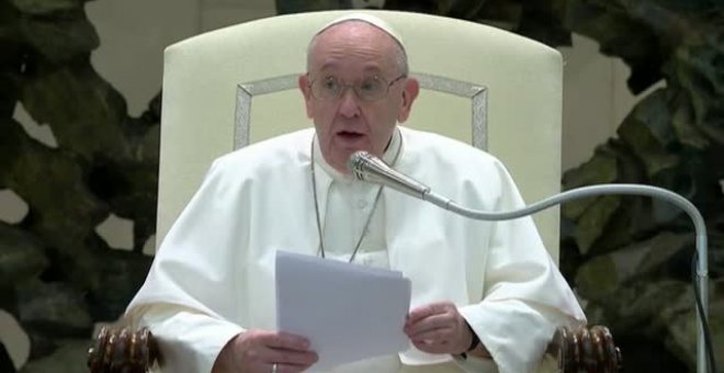 El papa Francisco reaparece en la audiencia del miércoles sin cubrirse con mascarilla