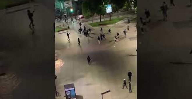 Disturbios en las protestas por las restricciones contra la COVID en el centro de Santander, con ocho detenidos y un agente herido
