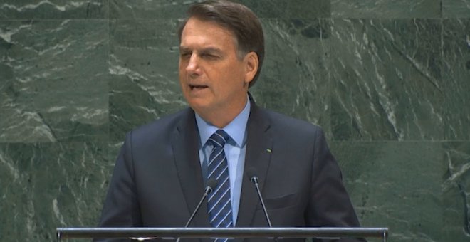 Bolsonaro dice que la pandemia se está "terminando" mientras Brasil roza las 160.000 muertes