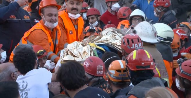 El terremoto del Egeo deja ya 51 fallecidos y casi 900 heridos mientras continúan las réplicas