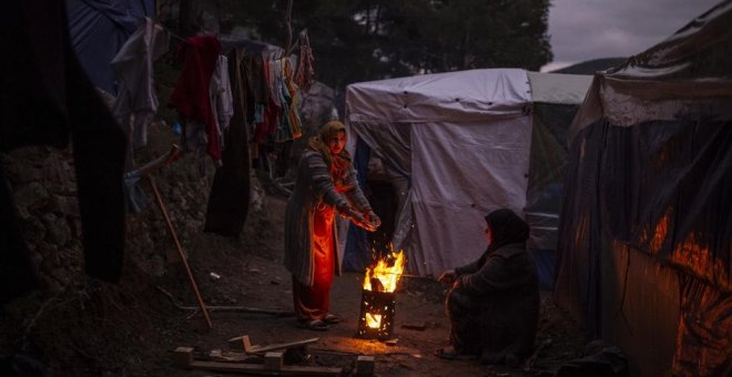 Un incendio destruye una quincena de carpas en el campo de refugiados de Samos