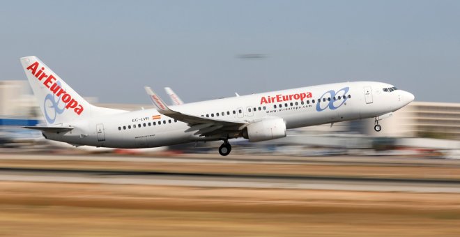 Iberia sigue apostando por la fusión con Air Europa pese a que negocia con otros competidores